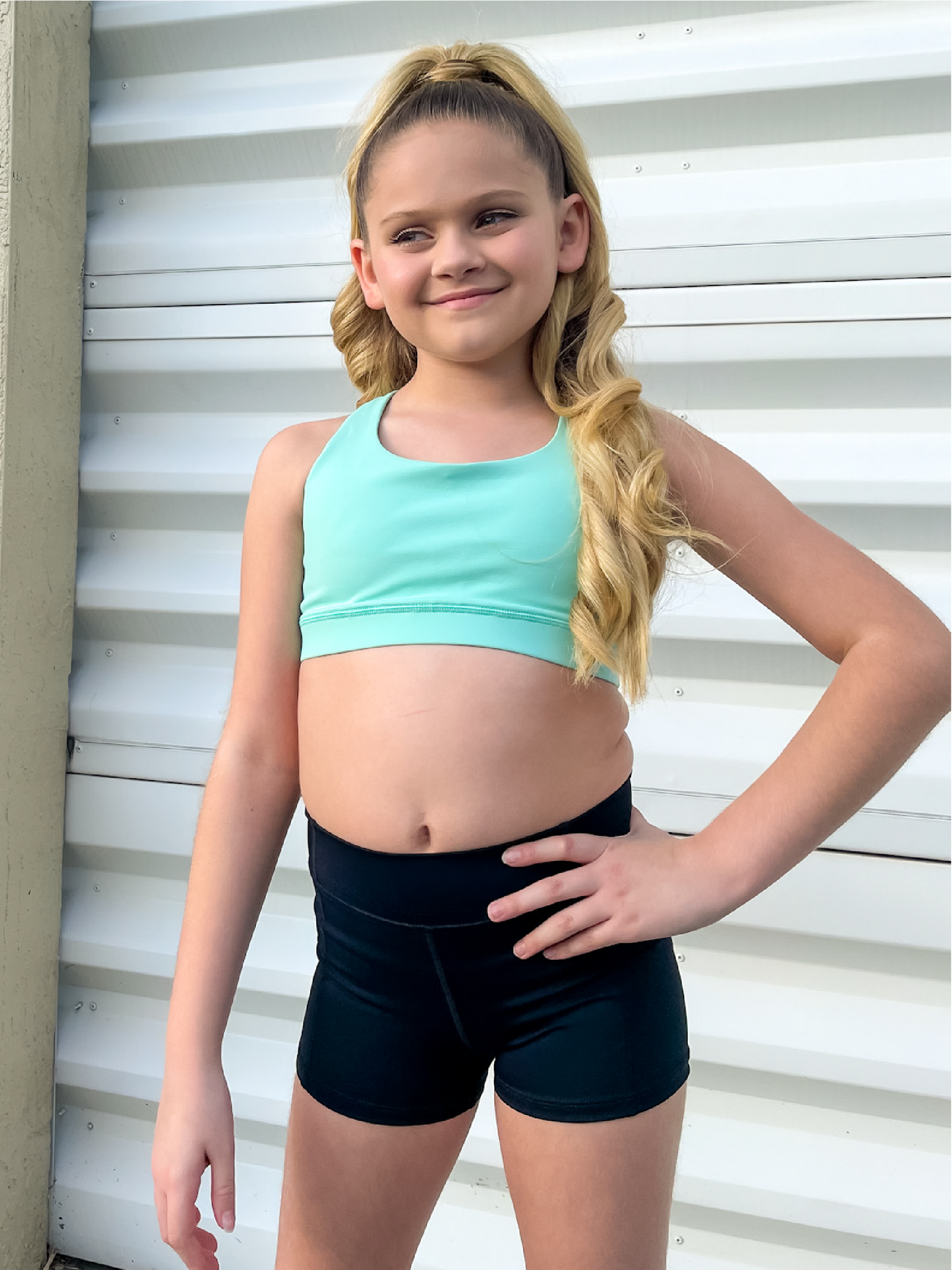 Comfortable children sports bra and shorts For High-Performance